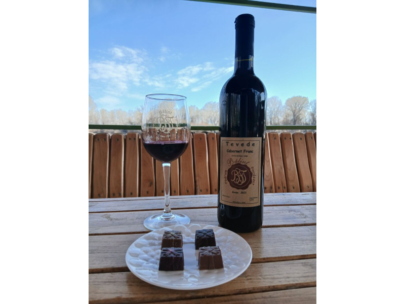 БОМБОН И ВИНО