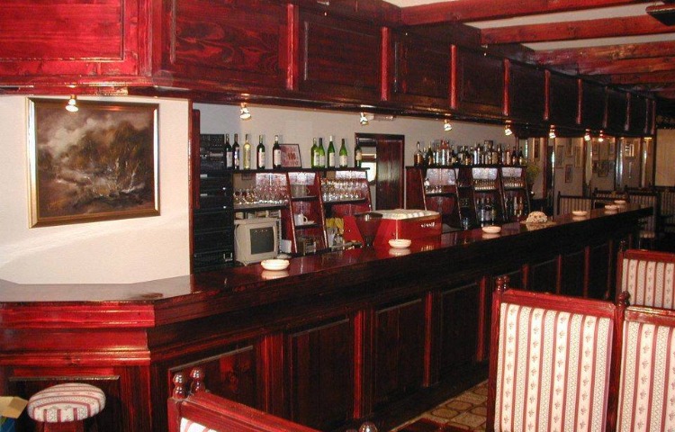 Redwood cafe bar
